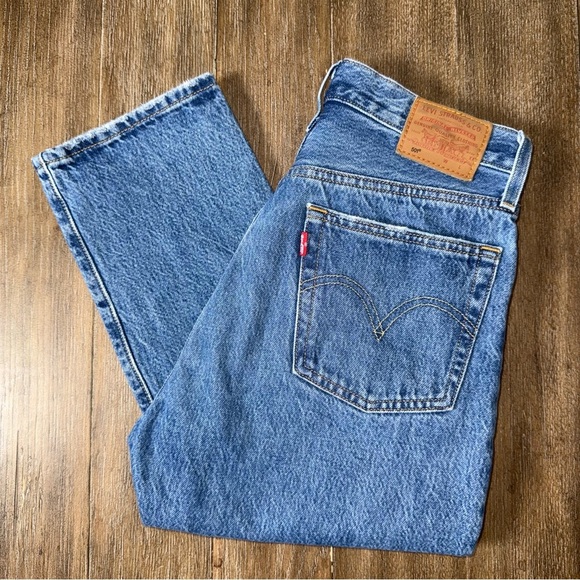 Levi’s 501 jeans Premium Women’s Medium Wash Distressed Tapered High Rise 90s - Picture 4 of 14